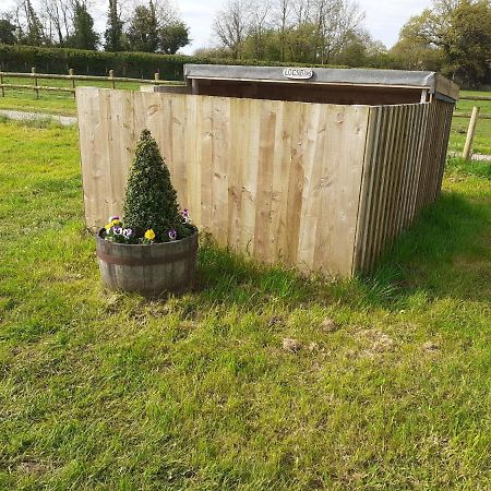 فيلا Glamping At The Retreat Wiltshire Is Rural Bliss كيبنهام المظهر الخارجي الصورة