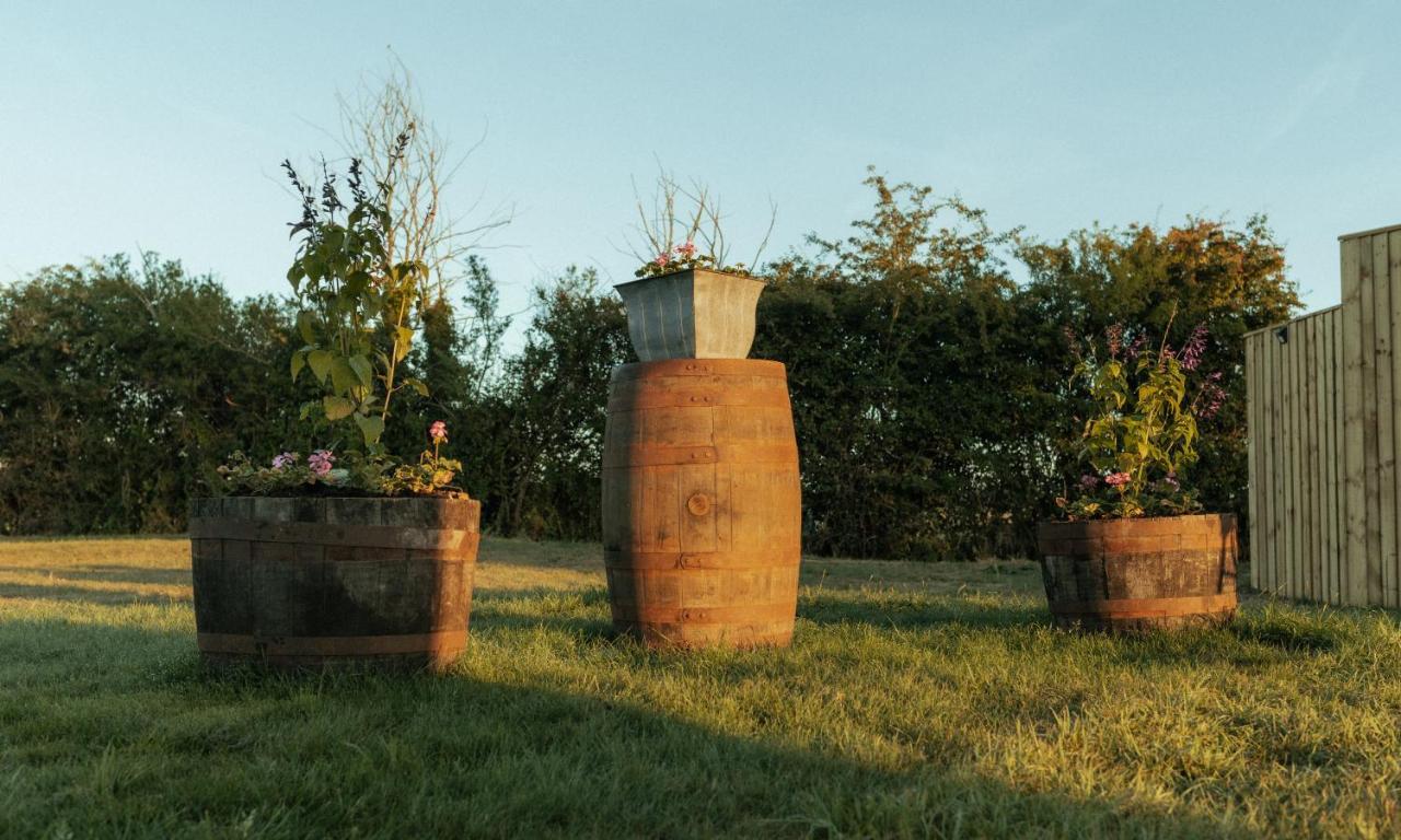 فيلا Glamping At The Retreat Wiltshire Is Rural Bliss كيبنهام المظهر الخارجي الصورة